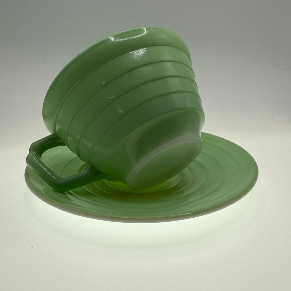 Hazel-Atlas Green Milk Glass Moderntone Cup and Saucer Set Vintage Art Deco - Picture 3 of 13